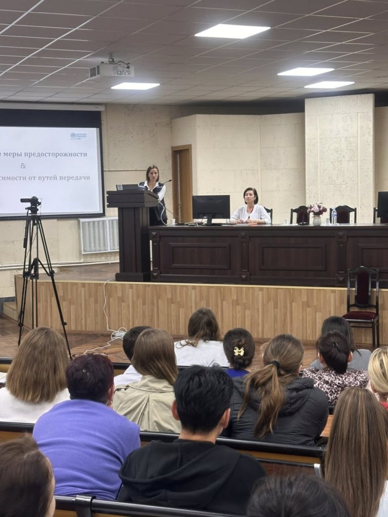 Institutul de Medicină Urgentă îmbunătățește siguranța pacienților prin instruirea personalului în prevenirea infecțiilor