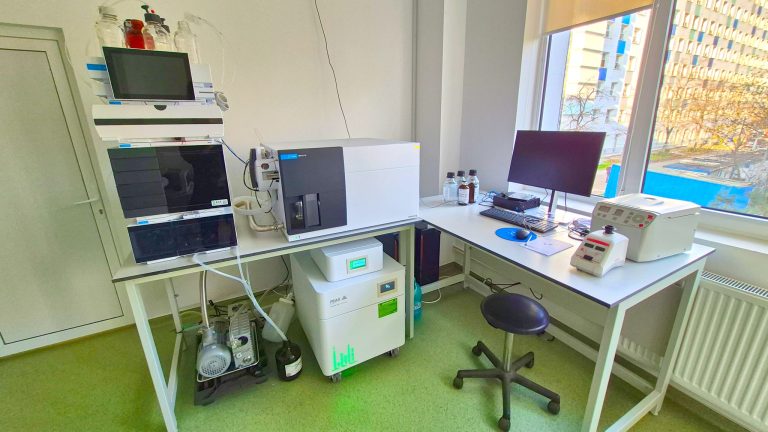 Sistem avansat pentru identificarea substanțelor interzise, instalat la Laboratorul de Toxicologie din Galați