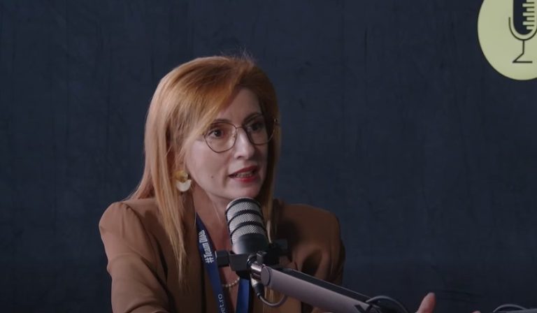 Scăderea în greutate trebuie să fie normală, să fie lentă, care să permită pielii să-și recâștige elasticitatea, explică dr. Delia Pintilei