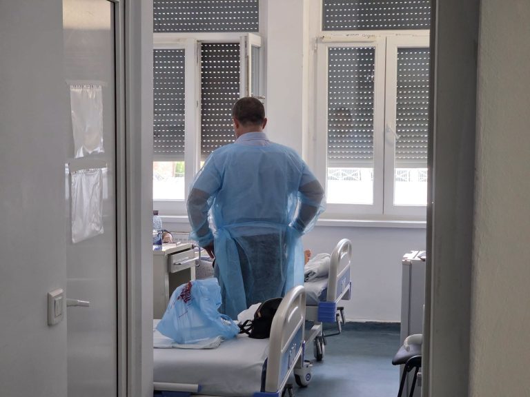 Doi elevi au susțin bacalaureatul din spital, după intervenții chirurgicale de urgență la Târgu Jiu