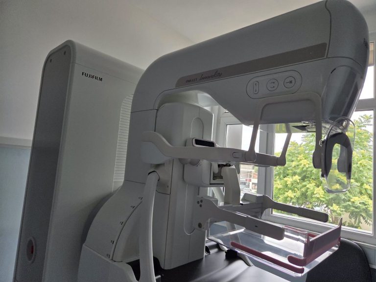 Peste 1.300 de mamografii realizate la SCJU Arad în prima parte a anului pentru depistarea precoce a cancerului de sân