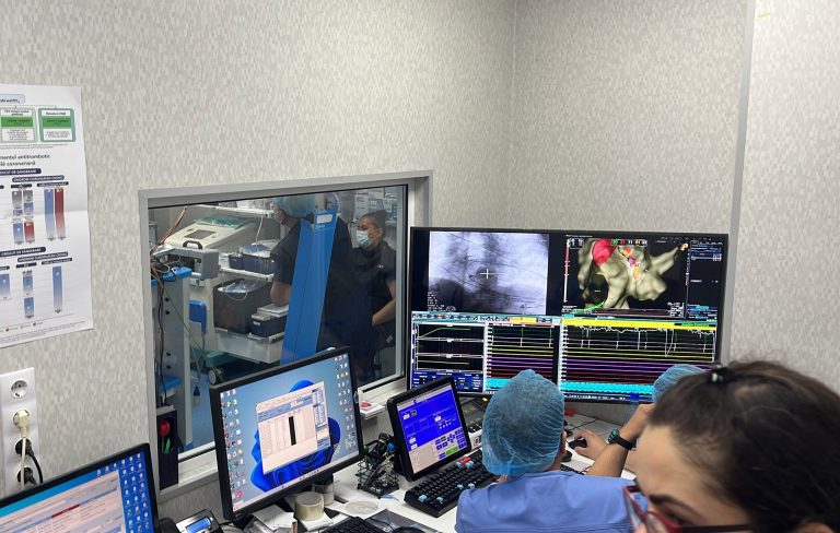 Cinci intervenții cardiace complexe, realizate în premieră la Bihor prin tehnologia de reconstrucție 3D a inimii, în doar două zile