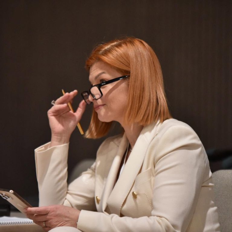 Prof. univ. dr. Dana Stoian: Cred că medicul de astăzi trebuie să știe să privească și dincolo de stetoscop