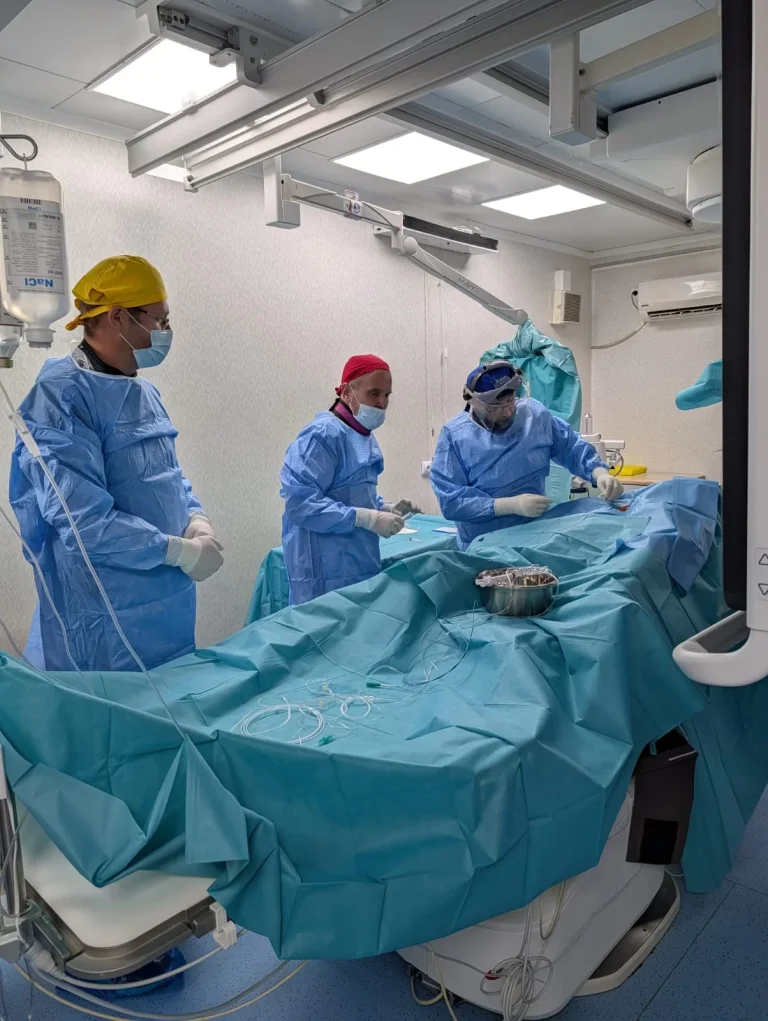 Trombectomie mecanică cu Penumbra FLASH 2.0, realizată în premieră națională pentru tratarea unui tromboembolism pulmonar masiv la Oradea