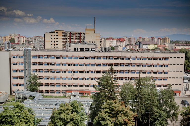 Un sistem ultramodern pentru prepararea individualizată a citostaticelor va fi instalat la Spitalul Județean Brașov